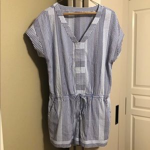 ❌SOLD❌Vineyard Vines Seersucker Romper